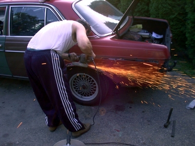 Keywords: Mercedes; W123; 200D; Restauration