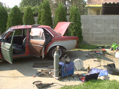 Keywords: Mercedes; W123; 200D; Restauration