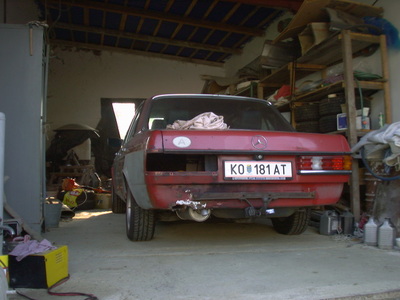 Keywords: Mercedes; W123; 200D; Restauration